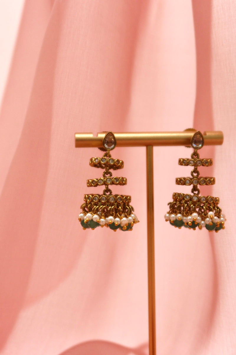 zeenat gold choker set